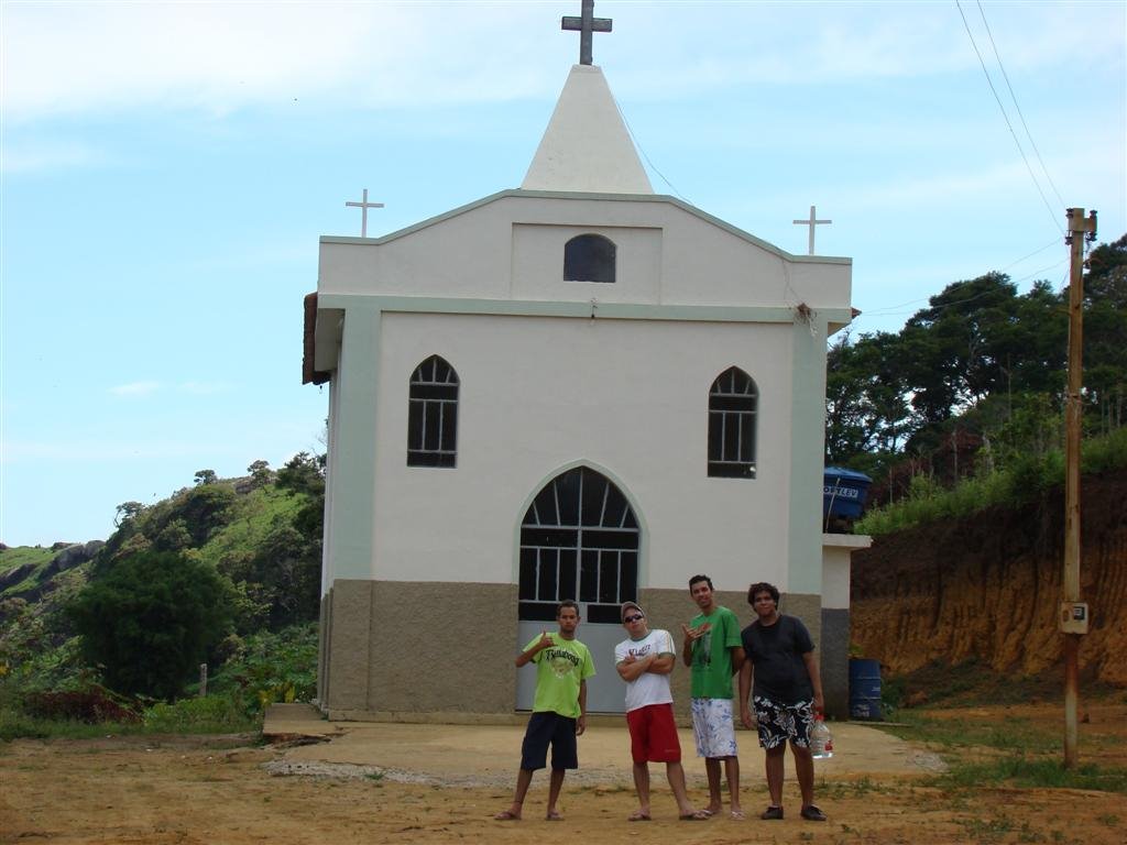 Igrejinha do Peão by Carmoro