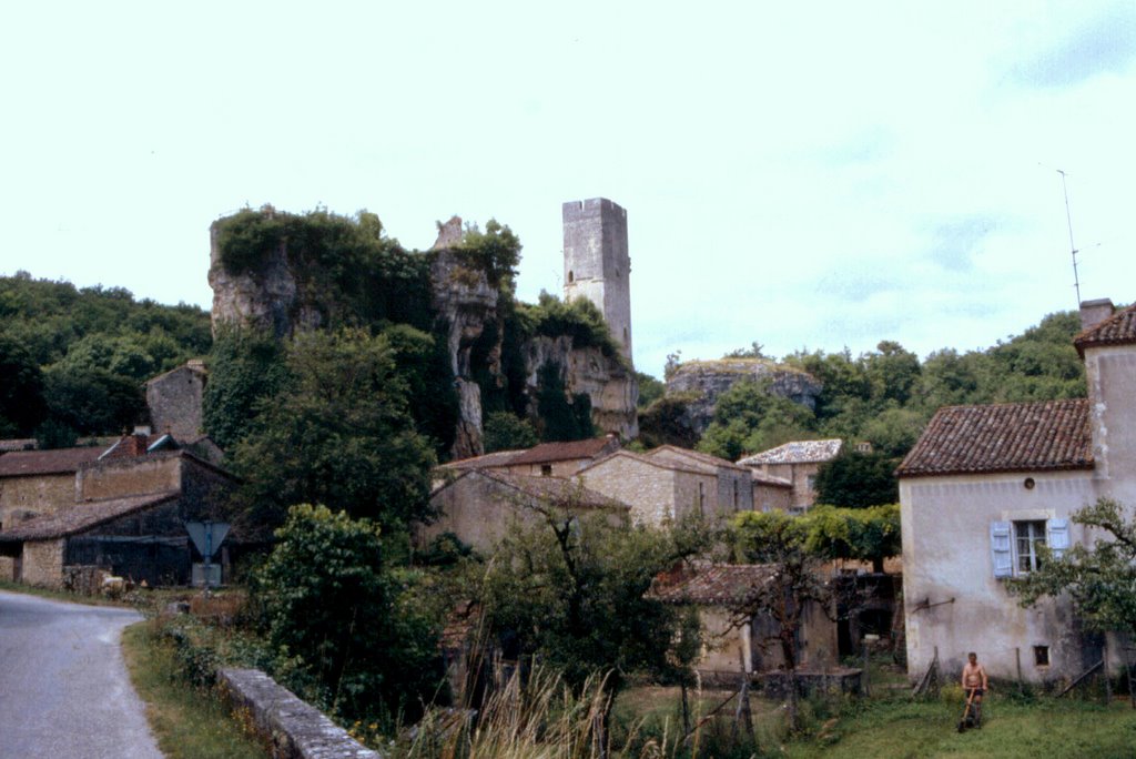 Château de Gevaudun by Mahy jean