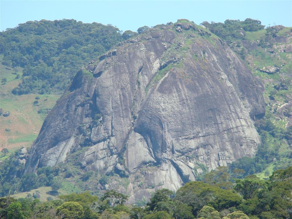 Pedra Menina - Palmital dos Carvalhos by Carmoro