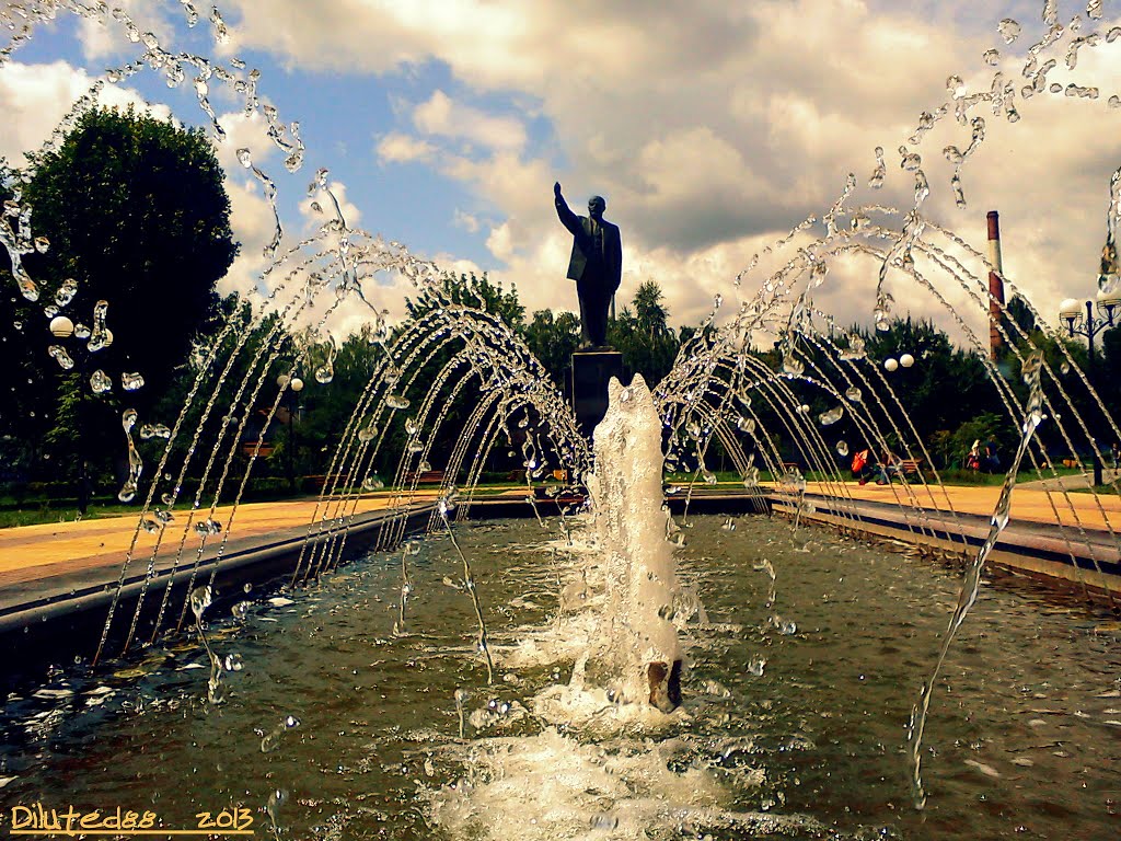 Фантан і Ленін у Навабеліцкім раёне ... Fountain and Lenin in district Novobelitsky by diluted88