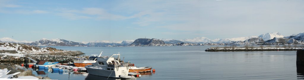 Godøy kai mot Ålesund by p.a.t.r.i.k.j