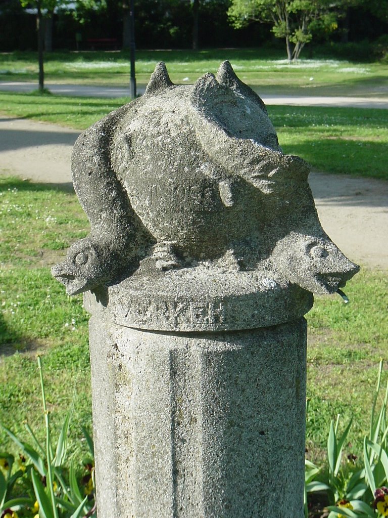 Brunnen im Stadtpark by vrroouumm