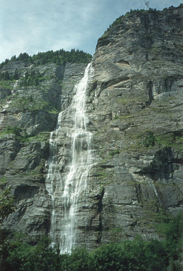 Cascada de Lauterbruner by maxlasen