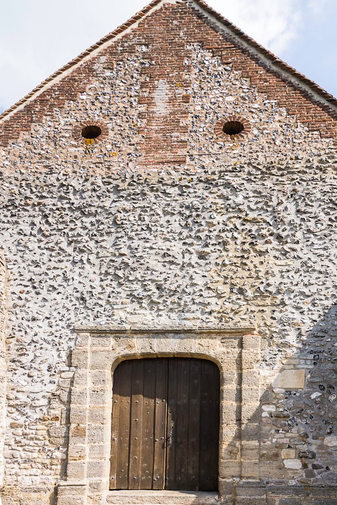 L ' Église Saint Martin en silex de 1540 - VROCOURT - 60112 by Pierre THIBAULT