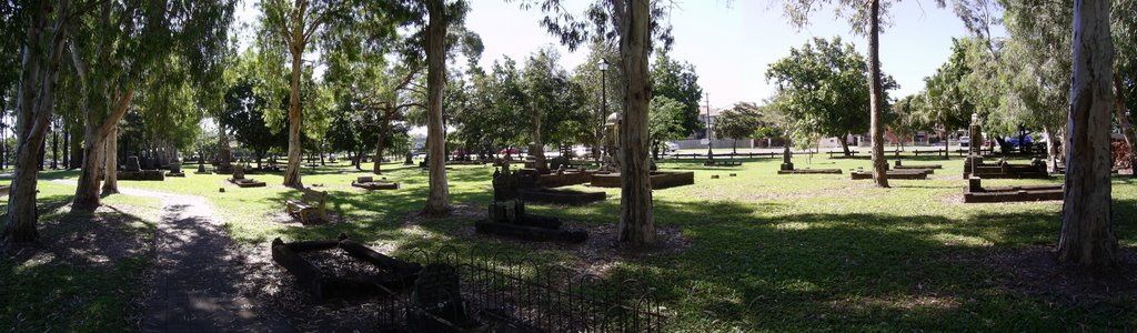 Cairns graveyard by Federico Colombo