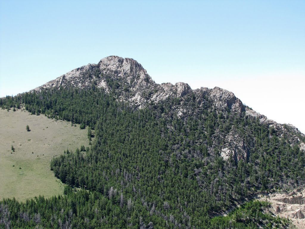 Big Horn Mountain Outcrop from US 14A by Chris Sanfino