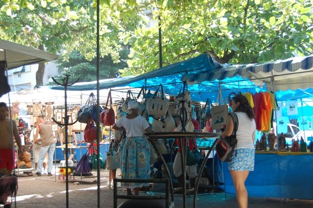 Feira Hippie de Ipanema www.feirahippieipanema.com by Ivan Jilek