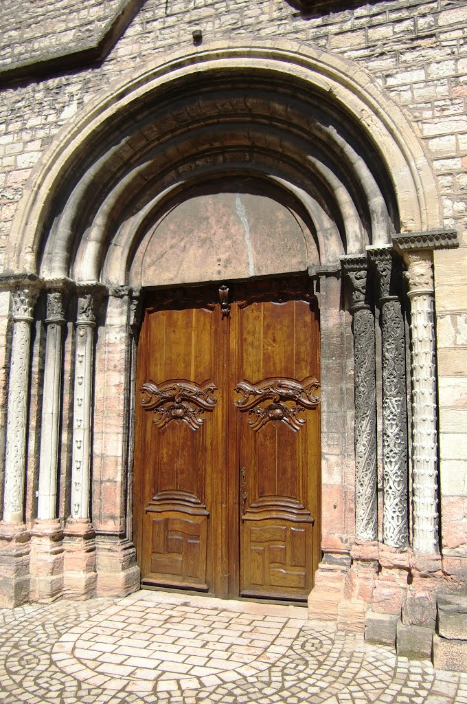 Entrée Eglise Sainte Madeleine (Trudi) by Trudi