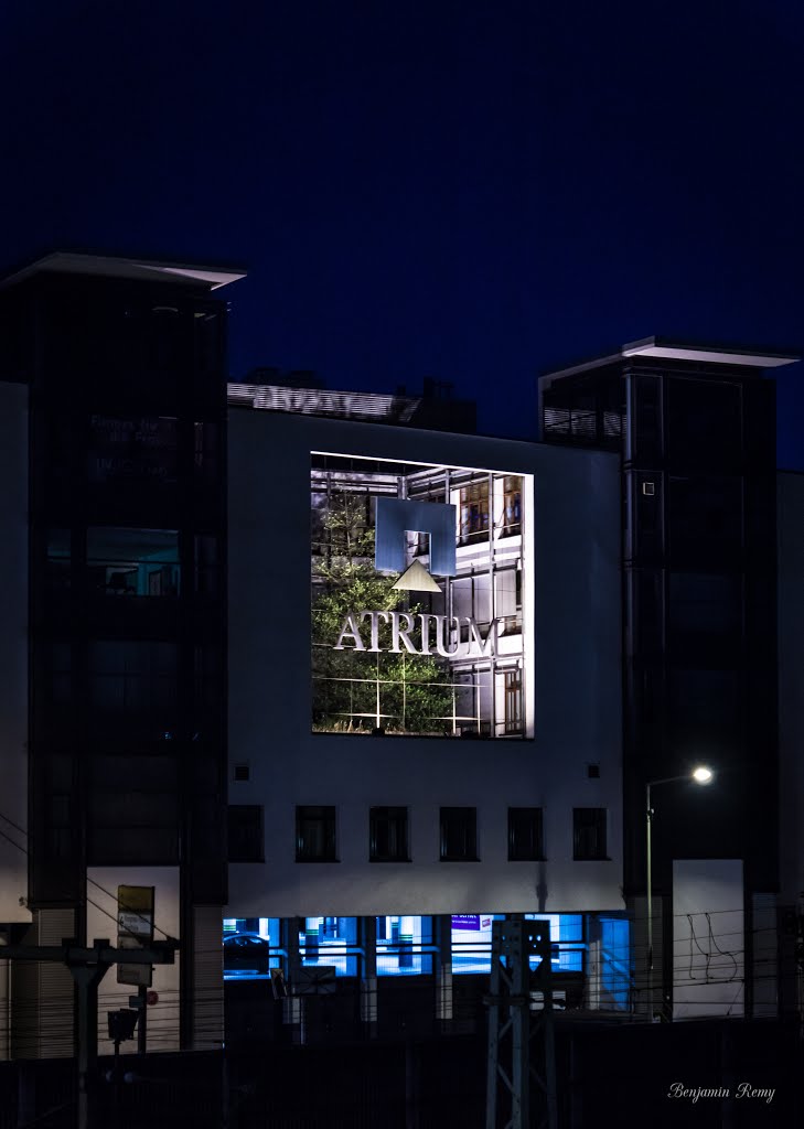 Atrium bei Nacht by Benjamin Remy