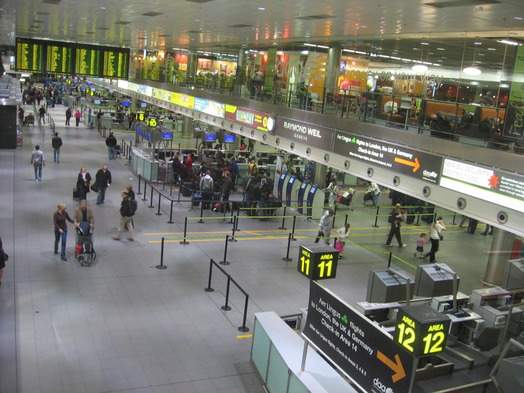 Dublin Airport - Departures Level by jiri.adamec