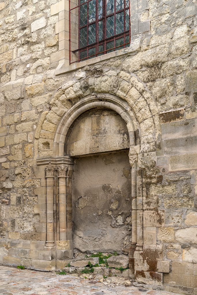 Porche roman L'église Saint-Pierre-et-Saint-Paul Goussainville by Berpiet