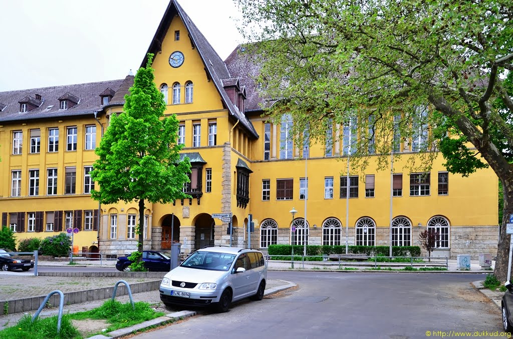 Berlin - ehem. Kaiserin-Auguste-Viktoria-Lyceum Rothenburgstraße 18 aus dem Jahre 1911 von Hans Heinrich Müller_01 by dukra