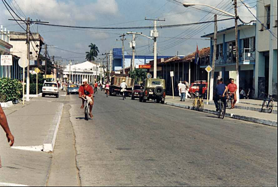 CALLE PRINCIPAL CESPEDES by Sebastian De Bruzos