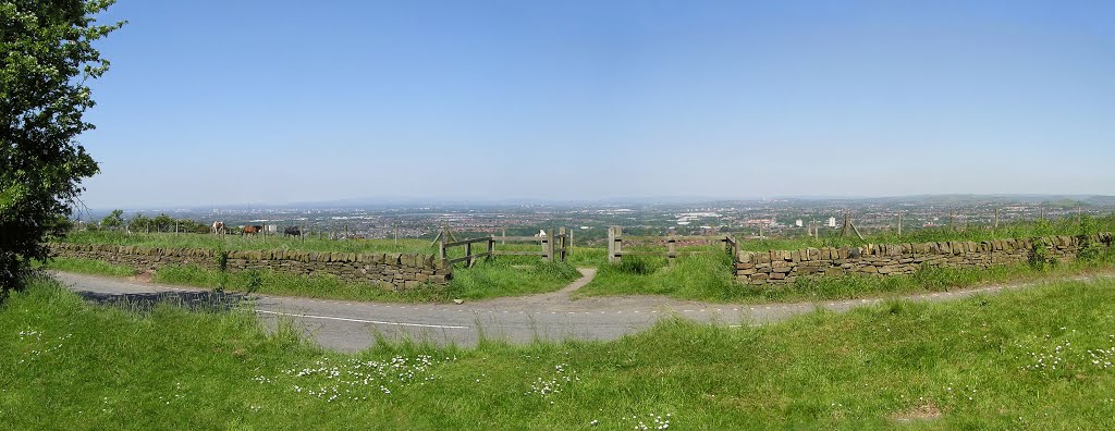 Werneth Low by BULB19UK