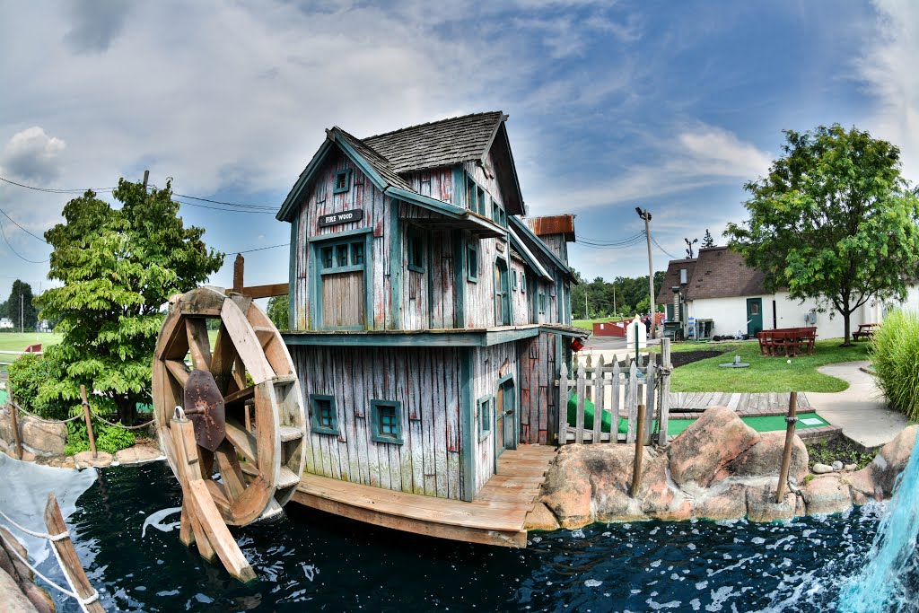 Family Mini Golf, Horsham, Pennsylvania, USA by mklinchin