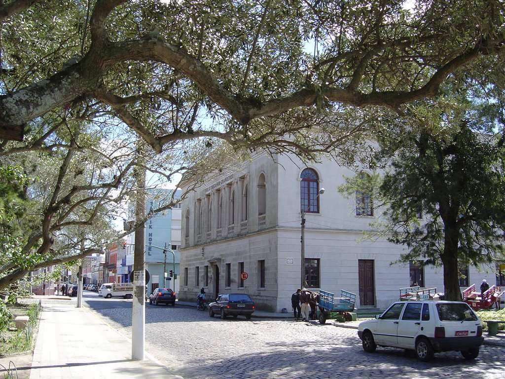 Biblioteca Riograndense by Nelson Biasoli dos Anjos