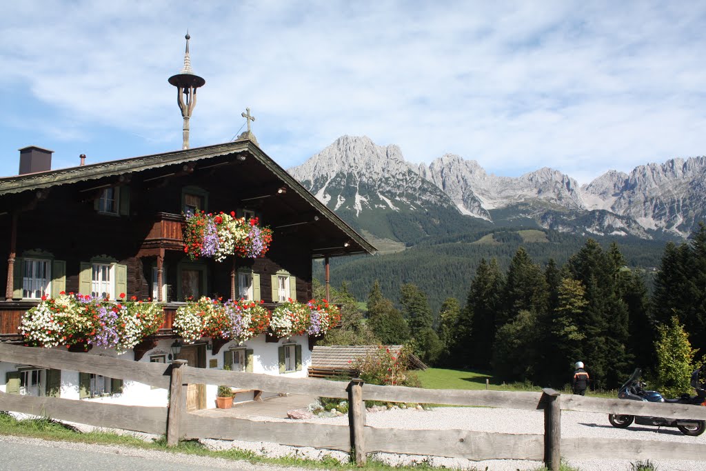 Bergdoktorhaus by Moehris