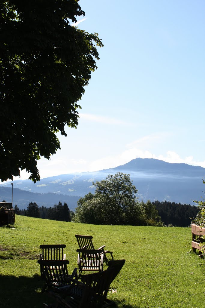 Ausblick von Akams in die Voralpen by Moehris