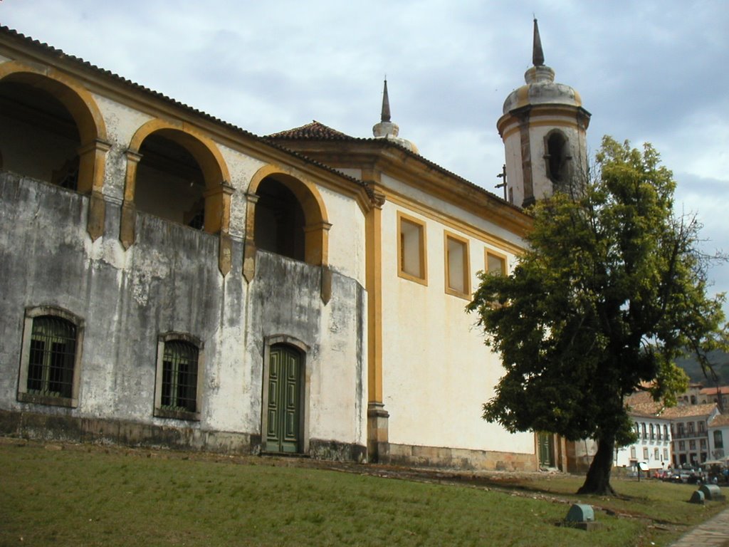 Estrada Real - Igreja de São Francisco de Assis - 1766 - catholic church by Paulo Henrique Matia…