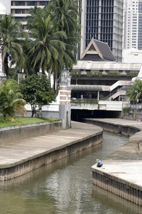 Fishing alone in Sungai by Quique Morrique