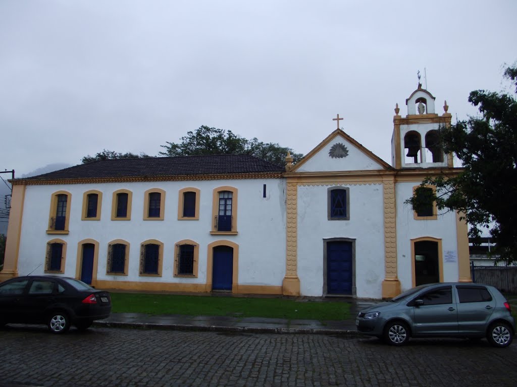 Paróquia Santissima Trindade Angra dos Reis by vichv