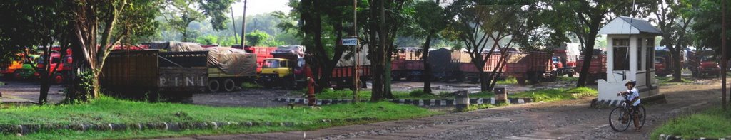 PeDaringan Truck Parking Jebres Solo by Erry AN ErryanZ