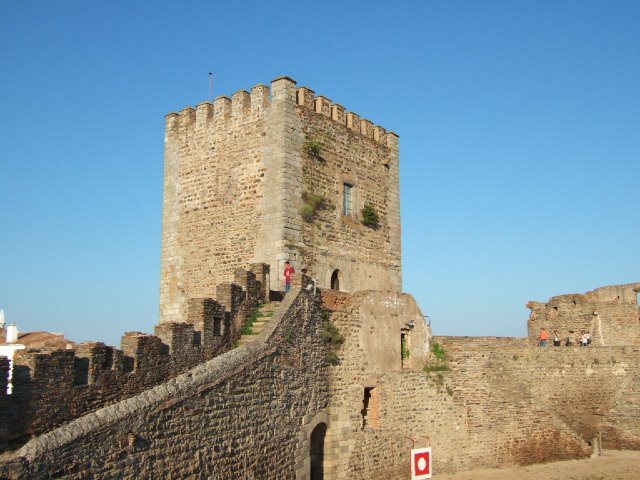 Torre dos cinco bicos Monsaraz by Nuno Gonçalves