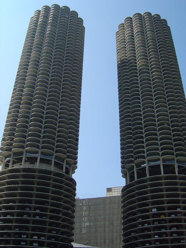 Marina City - Chicago by Geoita