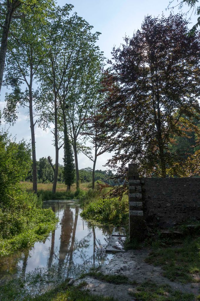 Fontaine Sainte Catherine, Lisors, Eure, juillet 2013 by Philippe POIX