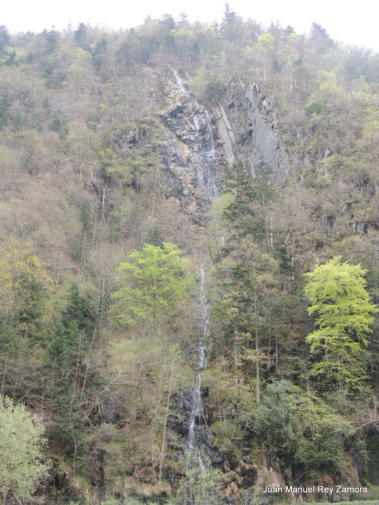 Cascadas en D920 de Cauterets a Pierrefitte Nestalas - Hautes Pyrenees -2 de mayo de 2013 by Juan Manuel Rey Zamora