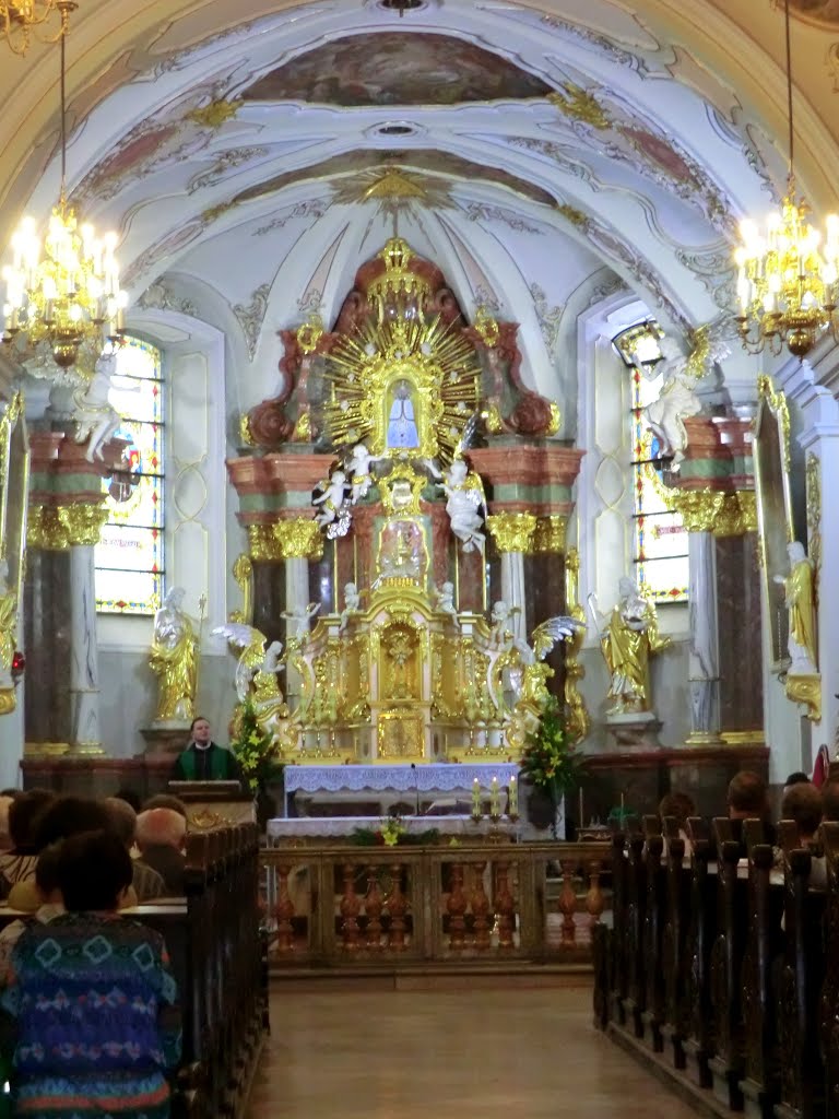 Góra Świętej Anny - kompleks Bazyliki św Anny (areál baziliky Sv. Anny; area of ​​the Basilica of St. Anne), 12 - wnętrze bazyliki (interiér baziliky; interior of the basilica) - ołtarz (oltář; altar), Poland by MAPP HUDRANS