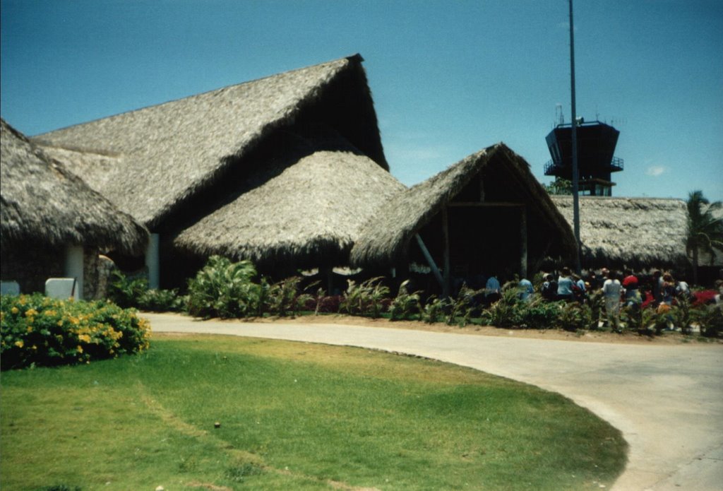 Airport Punta Cana by ortwin.liedtke