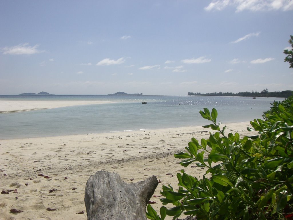 Grand Anse Praslin by sevelj