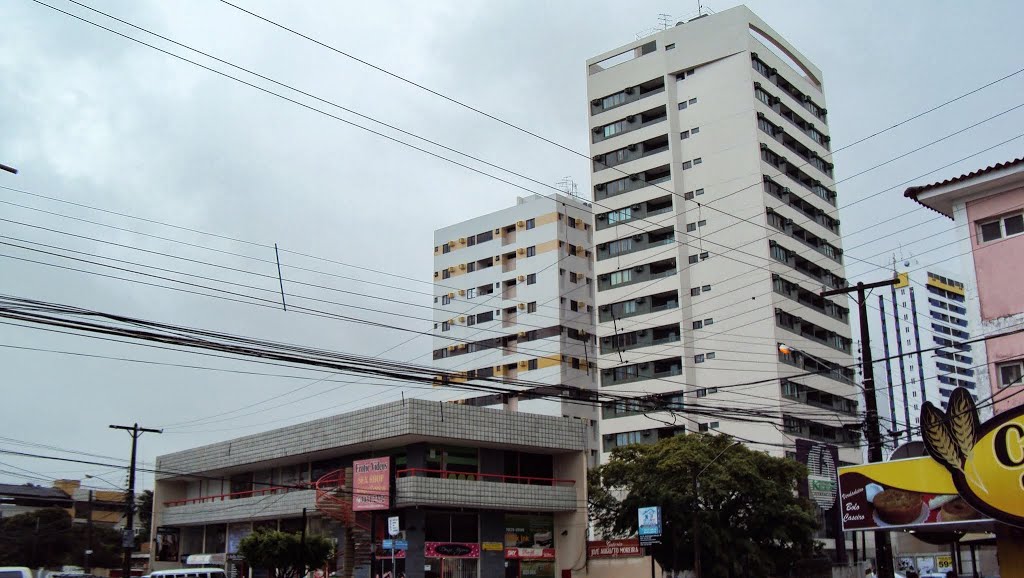 Avenida Dr José Augusto Moreira by Orlando de Almeida Calado