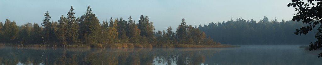 Czarne Lake; Wigry National Park, 2006-09-23 by Maciej Romanski