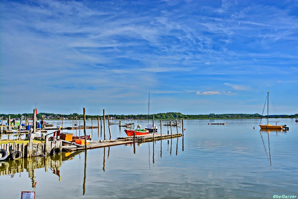 Spiegelung im Wasser by Garzer