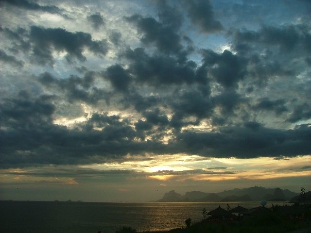 Pedra da Gávea - Vista do Pôr do Sol em Camboinhas - Niterói - RJ - by LAMV by Luiz Alberto Maron V…