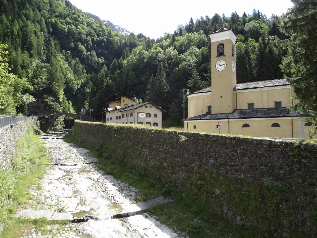 Campodolcino - la chiesa e il canale by Redoleander83