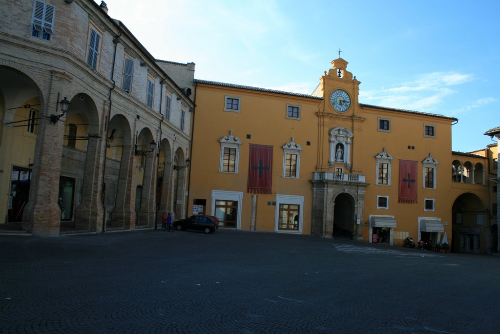 Fermo - Palazzo dei Priori in Piazza del Popolo by Gabriele Solcia