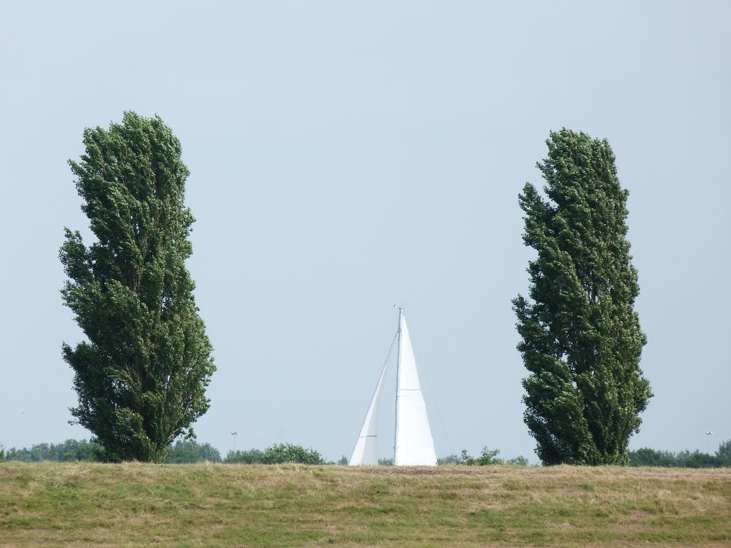 Zeilschip achter de dijk by stevenvanValen+hannekeRolloos