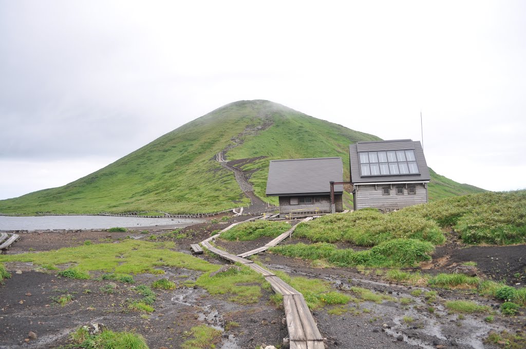 秋田駒ヶ岳＿阿弥陀池小屋 by Mr_singi