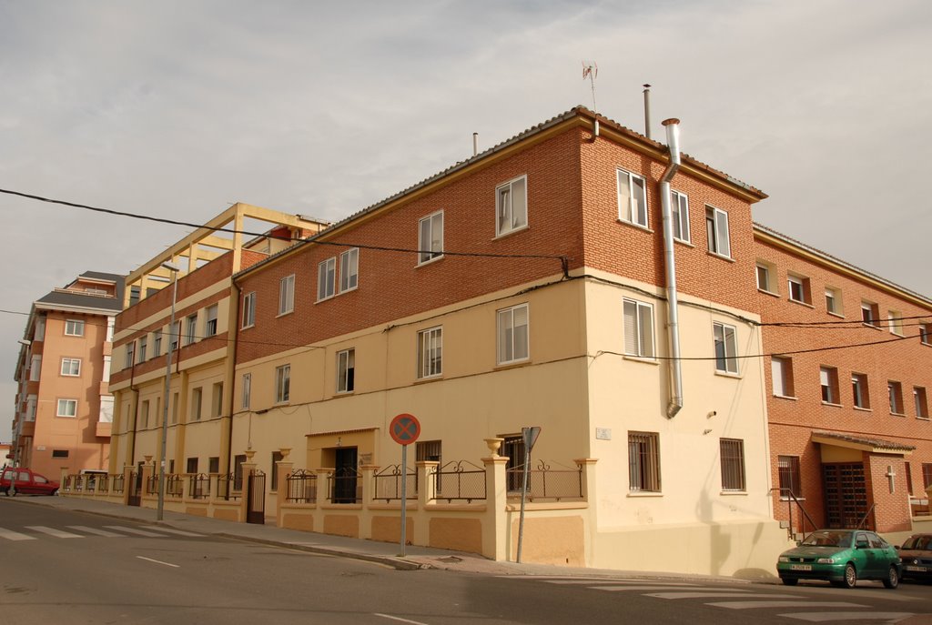 Colegio Santísima Trinidad by saramanu