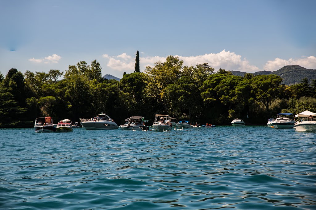 Isola del Garda by MichalZielinski