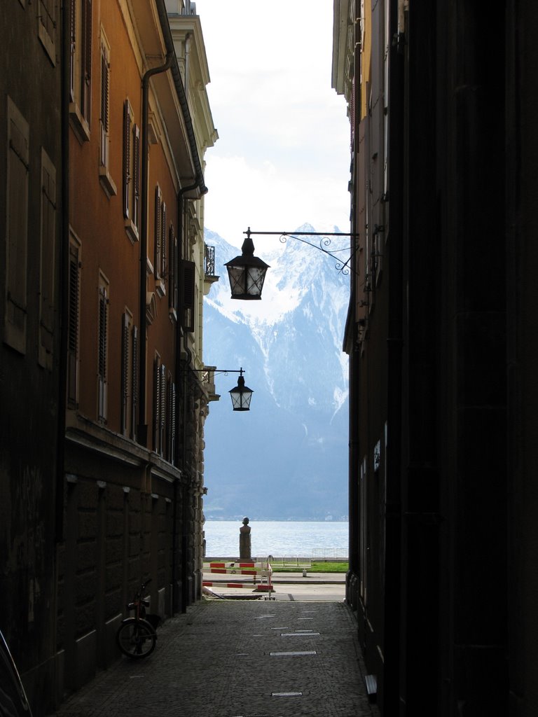 Ruelle du Lac, Vevey by Grégoire Chambon