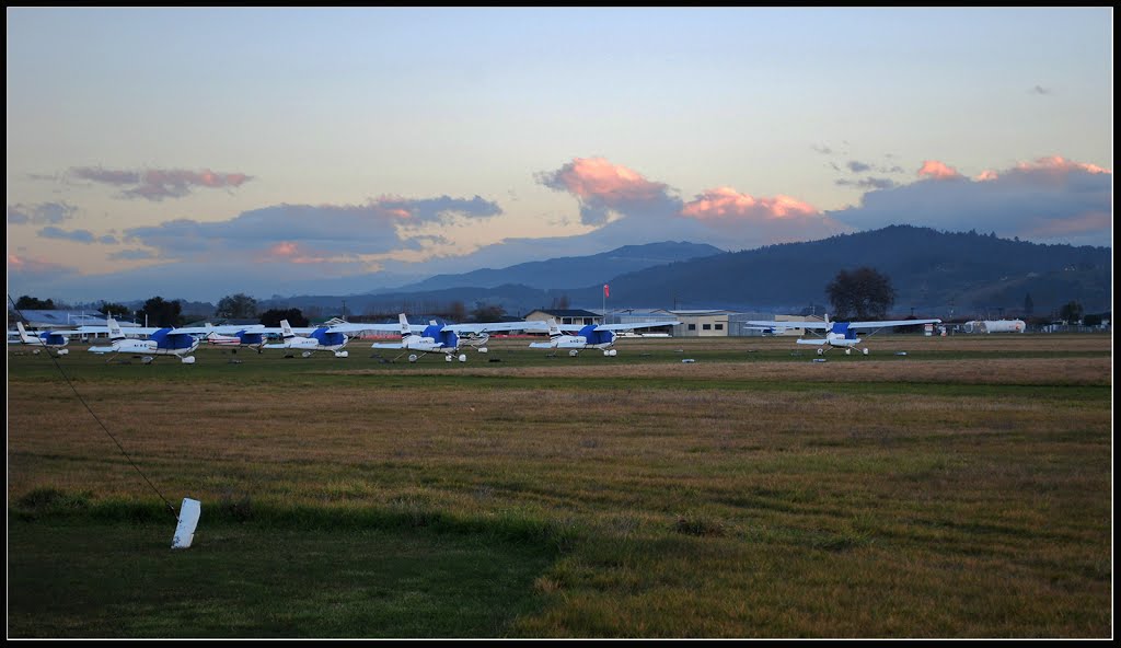 Motueka airport by Lana Kuznetsova