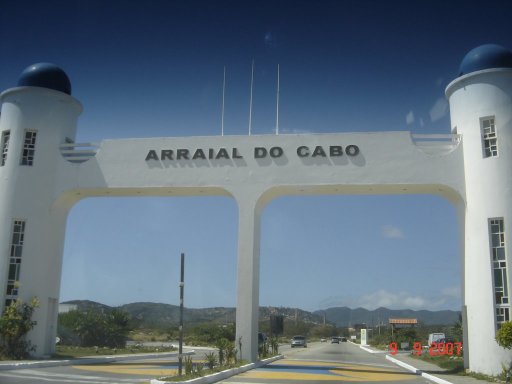 Entrada de Arraial do Cabo by Paola Teles