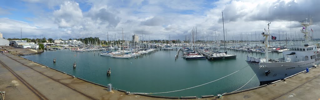 Williamstown Boats by Peter Ermel