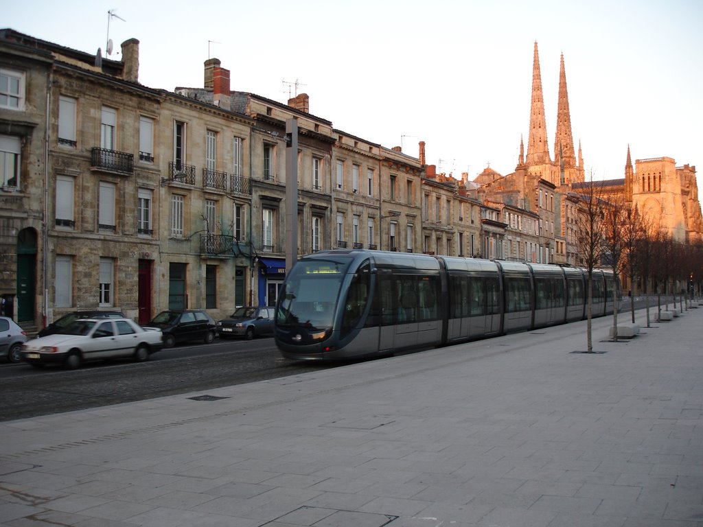 Hôtel de Ville - Quinconces, Bordeaux, France by Vortexman