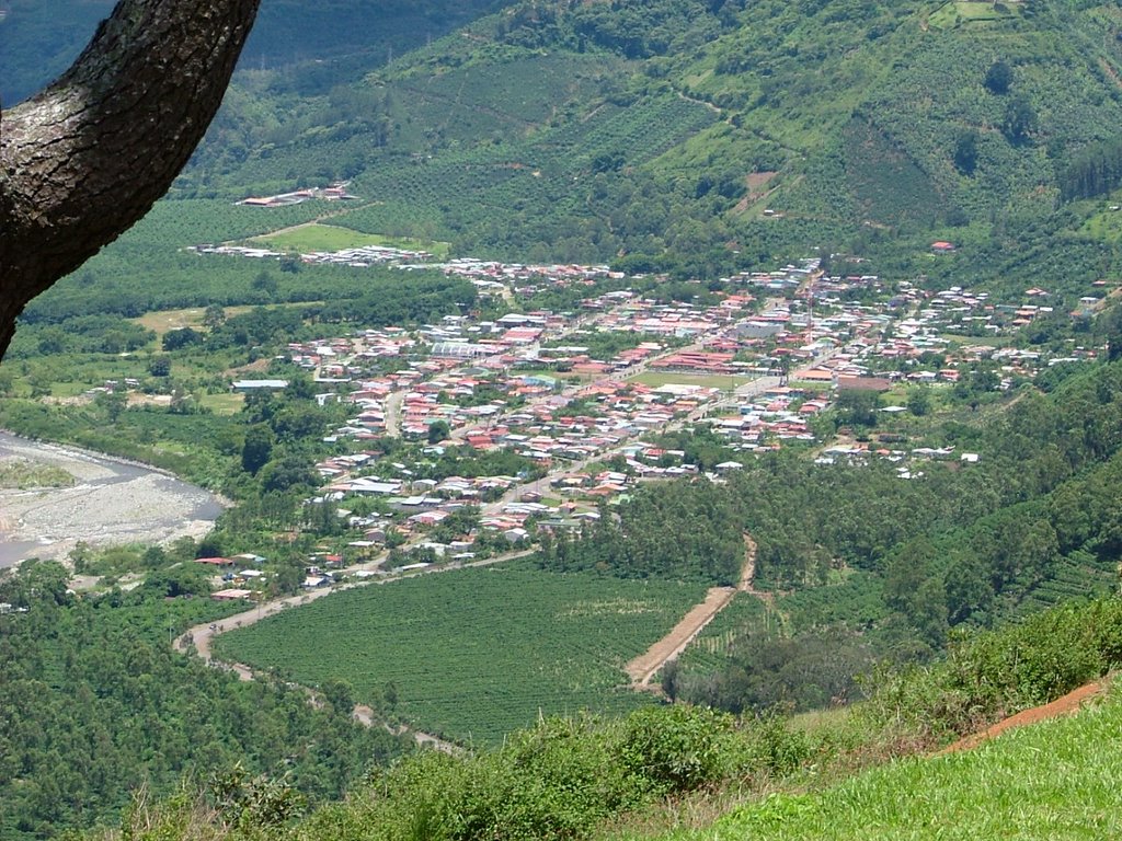 Vista del valle de Orosi by Jorge Castro M