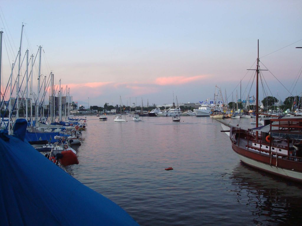 Marina da Gloria by Emiliano Homrich